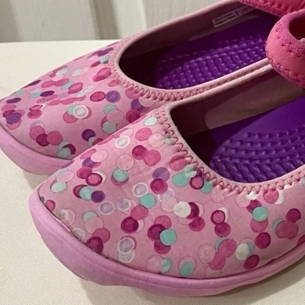 Crocs Girls Pink Purple Polka Dot Mary Jane Flats Shoes 204693 Size J2 Coquette